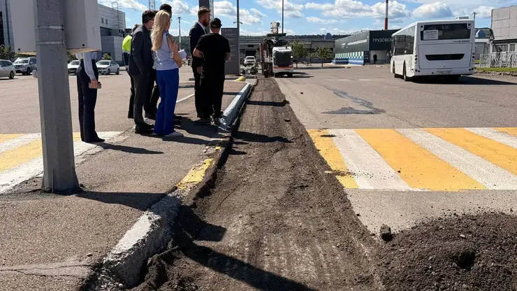 Привокзальную площадь аэропорта Красноярска обновят до конца лета