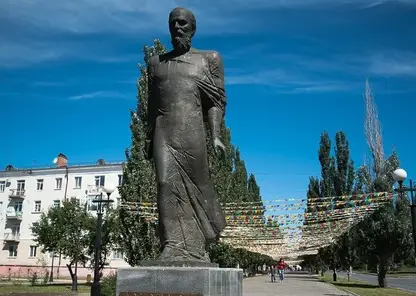 В Омске появится памятник Достоевскому у главного корпуса ОмГУ