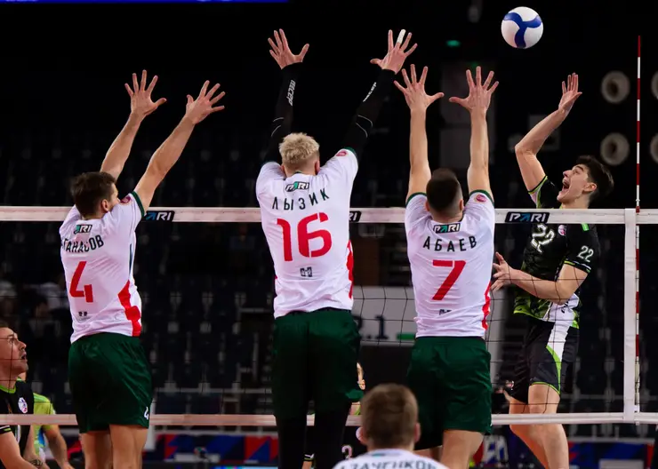 Волейболисты красноярского «Енисея» в домашнем матче проиграли «Локомотиву»