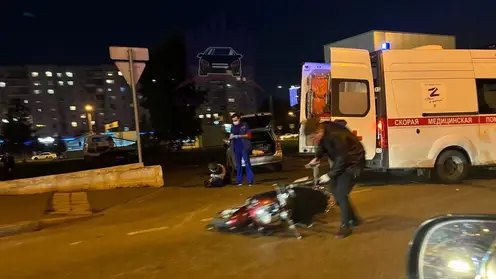 В Красноярске в автоаварии пострадал водитель мопеда