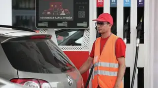 Средняя цена бензина в Томской области за месяц выросла почти на 4 рубля Средняя цена бензина в Томской области за месяц выросла почти на 4 рубля