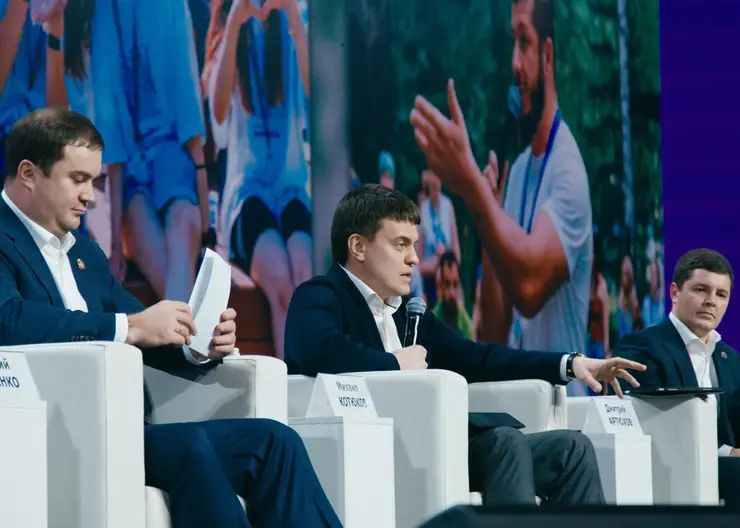 На ВДНХ Михаил Котюков рассказал о том, что делается для красноярской молодежи
