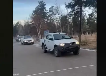 Власти Якутии передали военнослужащим шесть пикапов