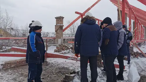 Городские службы устраняют последствия сильного ветра в Красноярске