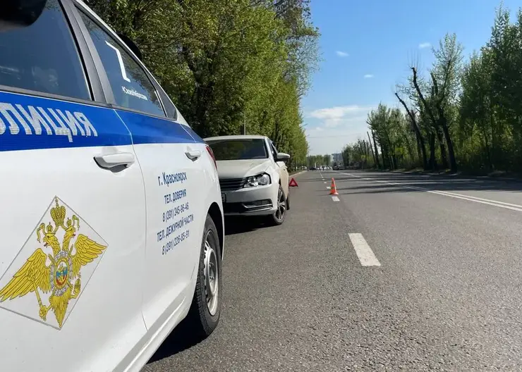 На правобережье Красноярска водитель сбил двух детей 7 и 9 лет