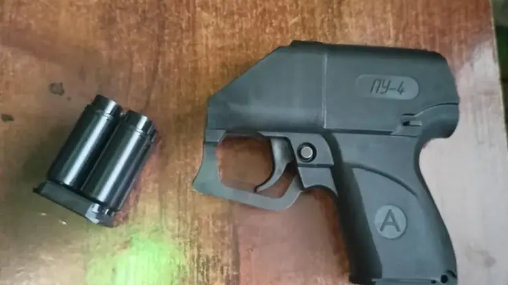 В Томске подросток напал на сверстника с ножом и пистолетом