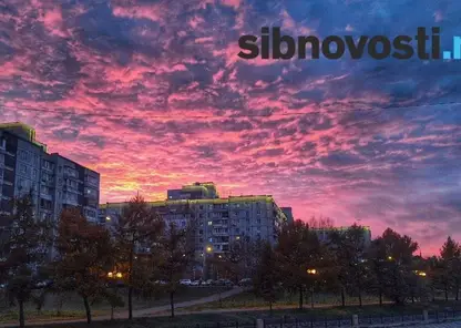«Такое небо к сильному потеплению»: красноярцев восхитил малиновый закат