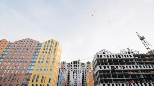 Названы регионы-лидеры и аутсайдеры по вводу жилья в 2025 году
