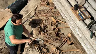 В центре Красноярска археологи нашли место захоронения 26 человек В центре Красноярска археологи нашли место захоронения 26 человек