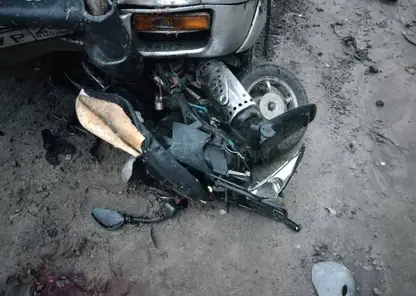 В Красноярском крае в ДТП погибли 19-летний водитель и 10-летний пассажир мопеда
