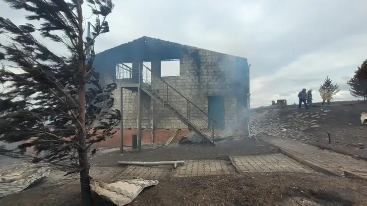 Пожар на базе отдыха в Минусинске: ущерб превысил 31 млн рублей. Возбуждено уголовное дело