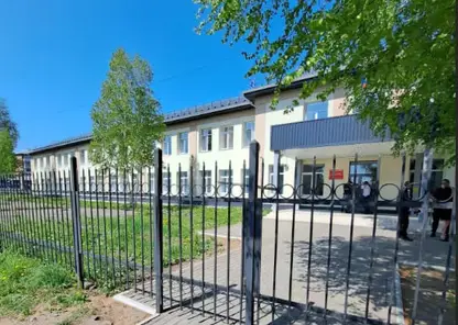 Подросток из Кузбасса получил условный срок за погром на кладбище в Мариинске: вместе с приятелем он повредил 21 надгробие (видео)