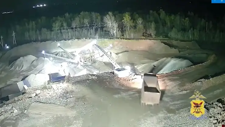 Житель Забайкалья угнал карьерный грузовик, чтобы впечатлить даму сердца