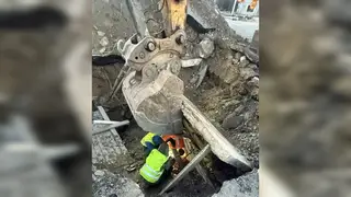 В Красноярске приступили к устранению аварии на водопроводе: начались сварочные работы