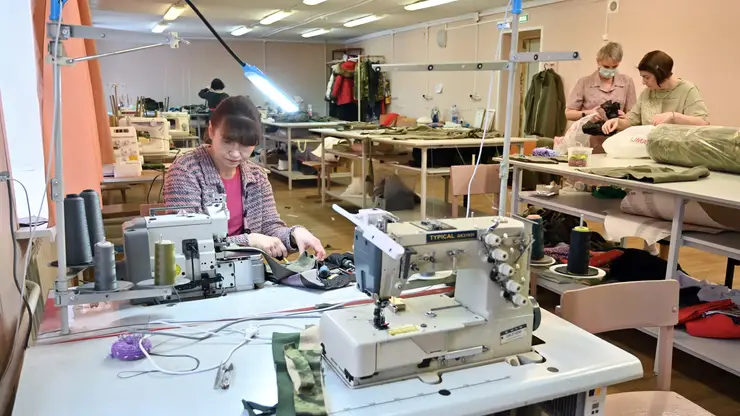 Норильские волонтеры организовали швейный цех по пошиву одежды для бойцов СВО