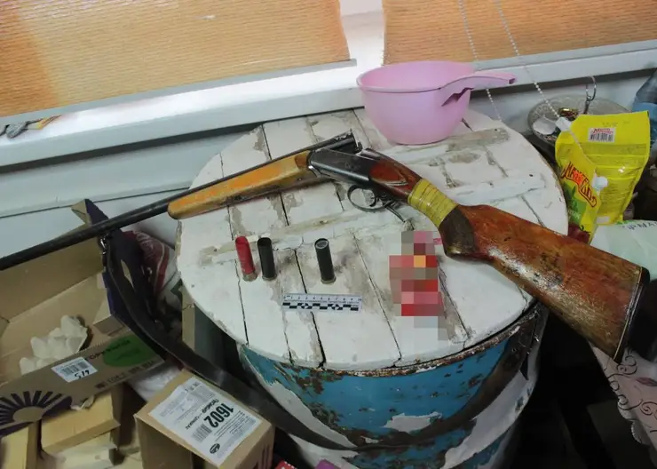 В Красноярском крае задержали угрожавшего продавцу оружием мужчину