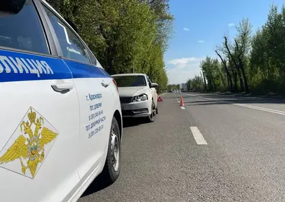 На правобережье Красноярска водитель сбил двух детей 7 и 9 лет