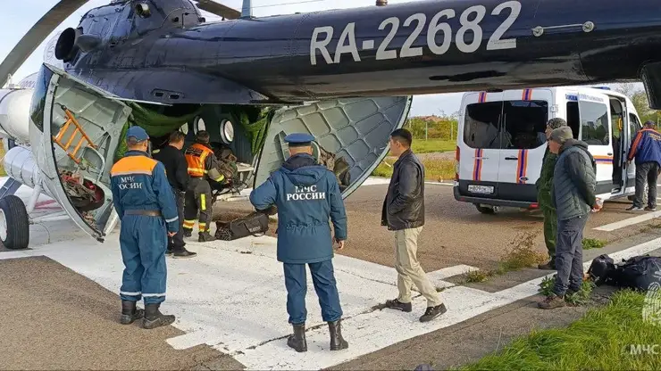 Вездеход с геологами утонул в озере в Иркутской области