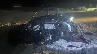 В Новосибирской области водитель проехал на «красный» и столкнулся с поездом В Новосибирской области водитель проехал на «красный» и столкнулся с поездом