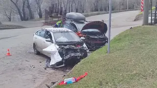 Водитель и пассажир Chevrolet пострадали в лобовом ДТП на улице Дубенского в Красноярске