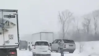 Под Уссурийском в массовом ДТП столкнулись 25 автомобилей Под Уссурийском в массовом ДТП столкнулись 25 автомобилей