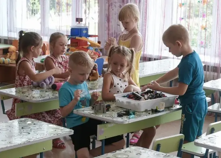 В одном из детсадов в Кировском районе Красноярска детей отправляют домой из-за опозданий