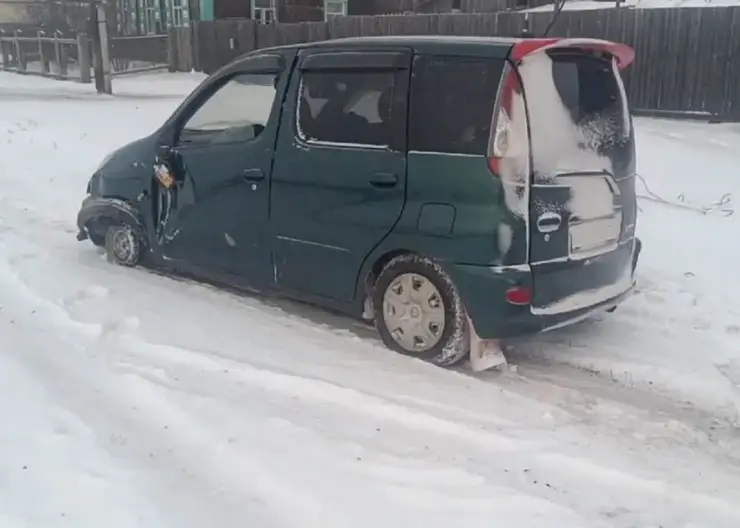 В Забайкалье задержали нетрезвого водителя без прав на разбитом автомобиле