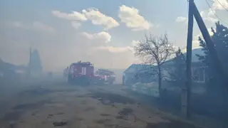 Крупный пожар в селе Кучерово Красноярского края полностью потушен