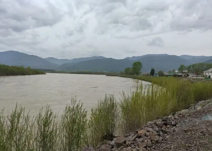 Число подтопленных из-за паводка участков в хакасской Абазе уменьшилось до пяти