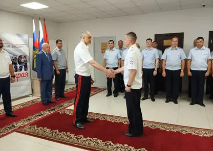 В Красноярске новый начальник краевой полиции наградил сотрудников