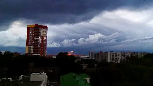 Сильный град в Новосибирске повредил автомобили