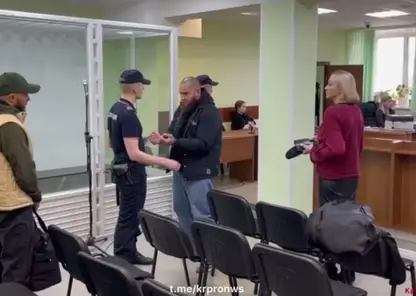 Запугивал свидетелей. Охранника бара «MODs» осудили на 4 года за избиение и ограбление посетителя