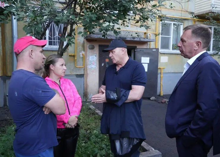 Мэр Красноярска встретился с погорельцами из дома в переулке Маяковского