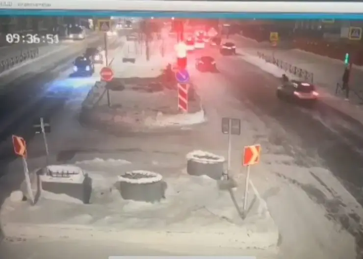 Водитель сбил 11-летнего школьника, который переходил дорогу на «зеленый» в Норильске (видео)