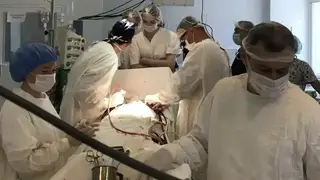 Операцию на открытом сердце впервые провели в Алтайском крае — спасены две жизни Операцию на открытом сердце впервые провели в Алтайском крае — спасены две жизни