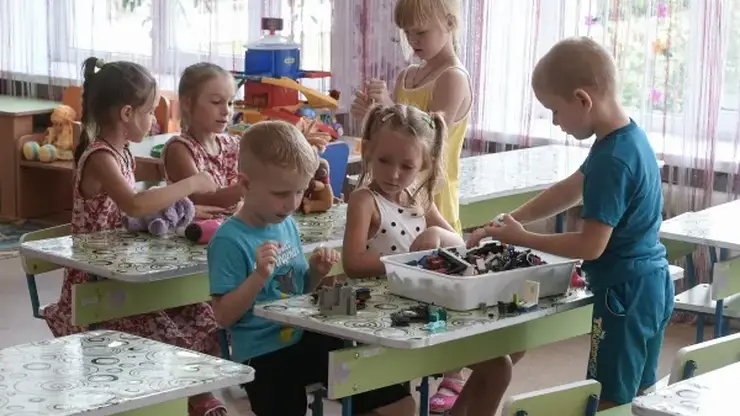 В одном из детсадов в Кировском районе Красноярска детей отправляют домой из-за опозданий