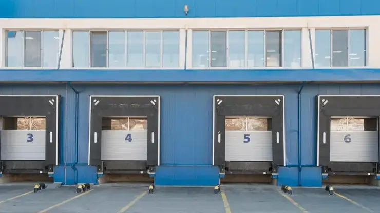 В Красноярском крае женщина устроила нелегальный морг в гаражах