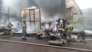 Крупный пожар произошёл в Красноярске — загорелся склад макулатуры Крупный пожар произошёл в Красноярске — загорелся склад макулатуры