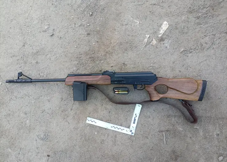 В Красноярском крае мужчина расстрелял дверь подвала, желая отомстить обидчику знакомой