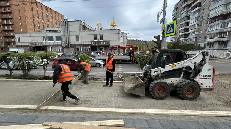 «В тому году наобжигались, в этом — идём быстрее»: как сейчас ремонтируют центр Красноярска