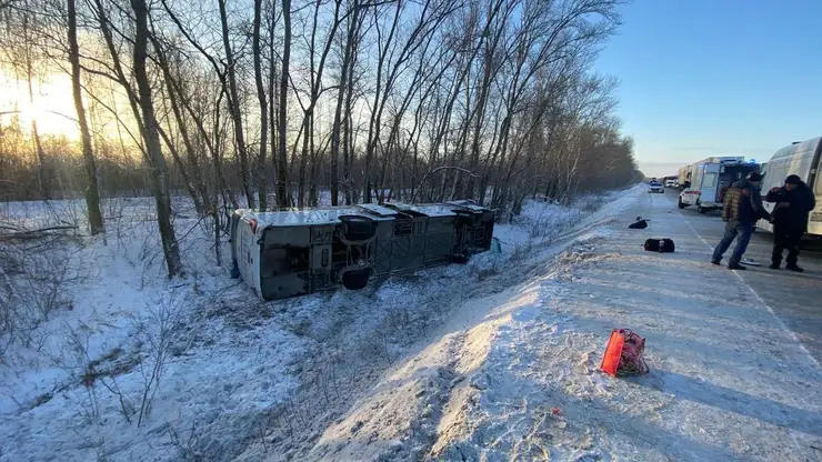 11 человек пострадали в ДТП с автобусом в Новосибирской области