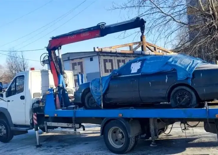 Борьбу с брошенными автомобилями продолжают в Красноярске