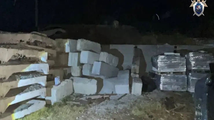 Во Владивостоке на 3-летнего ребенка упал бетонный блок, мальчик скончался