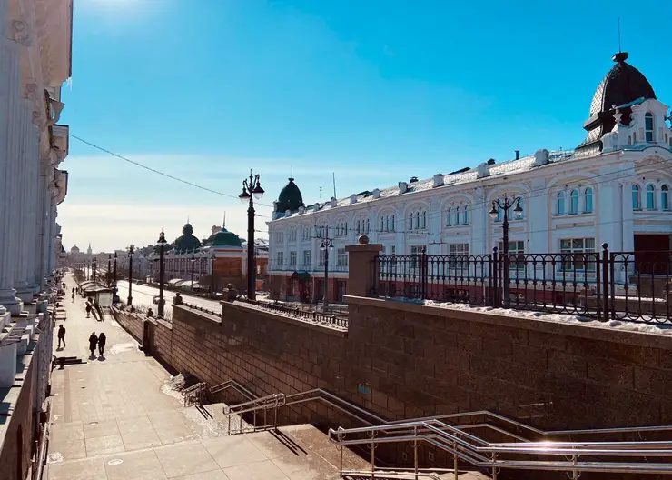Для омичей сделали многофункциональную пластиковую карту с бесплатным обслуживанием