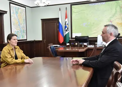 Губернатор Новосибирской области встретился с космонавткой Анной Кикиной