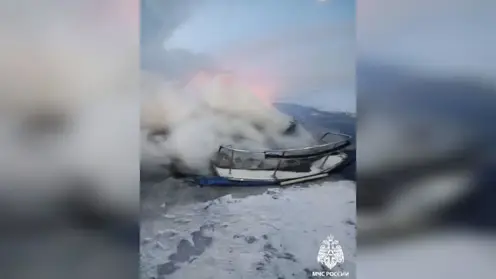 Судно на воздушной подушке сгорело на Байкале