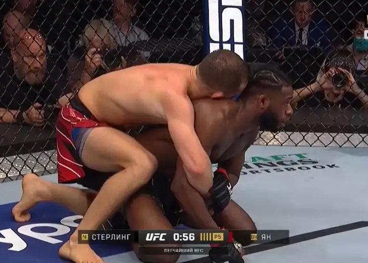 Боец из Красноярского края проиграл в титульном бою американцу