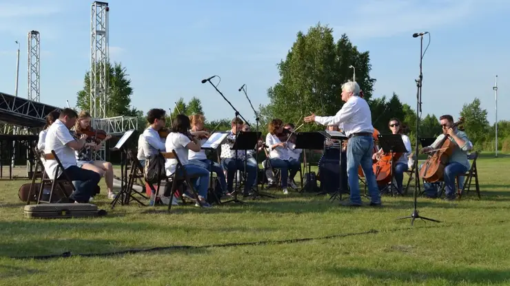 В Красноярск возвращаются пятничные концерты под вечерним небом