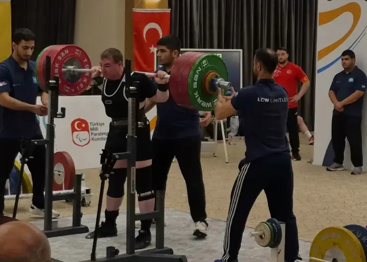 Спортсмен Красноярского края стал двукратным чемпионом Европы по пауэрлифтингу спорта слепых