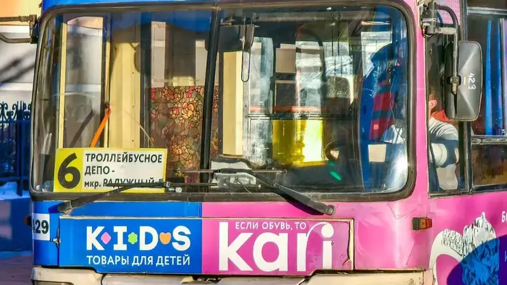 Томские власти решили отказаться от рекламы на троллейбусах и трамваях